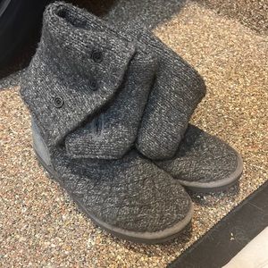 Grey knit uggs